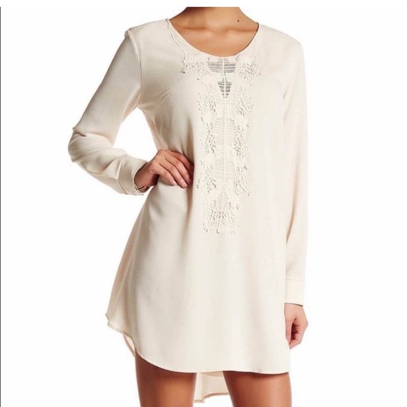NWT ASTR The Label Long Sleeve With Lace Detail Size Medium - Picture 1 of 6